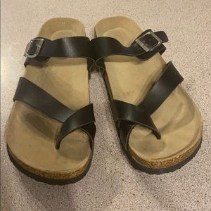 NEVER WORN BEFORE Mudd strappy sandals